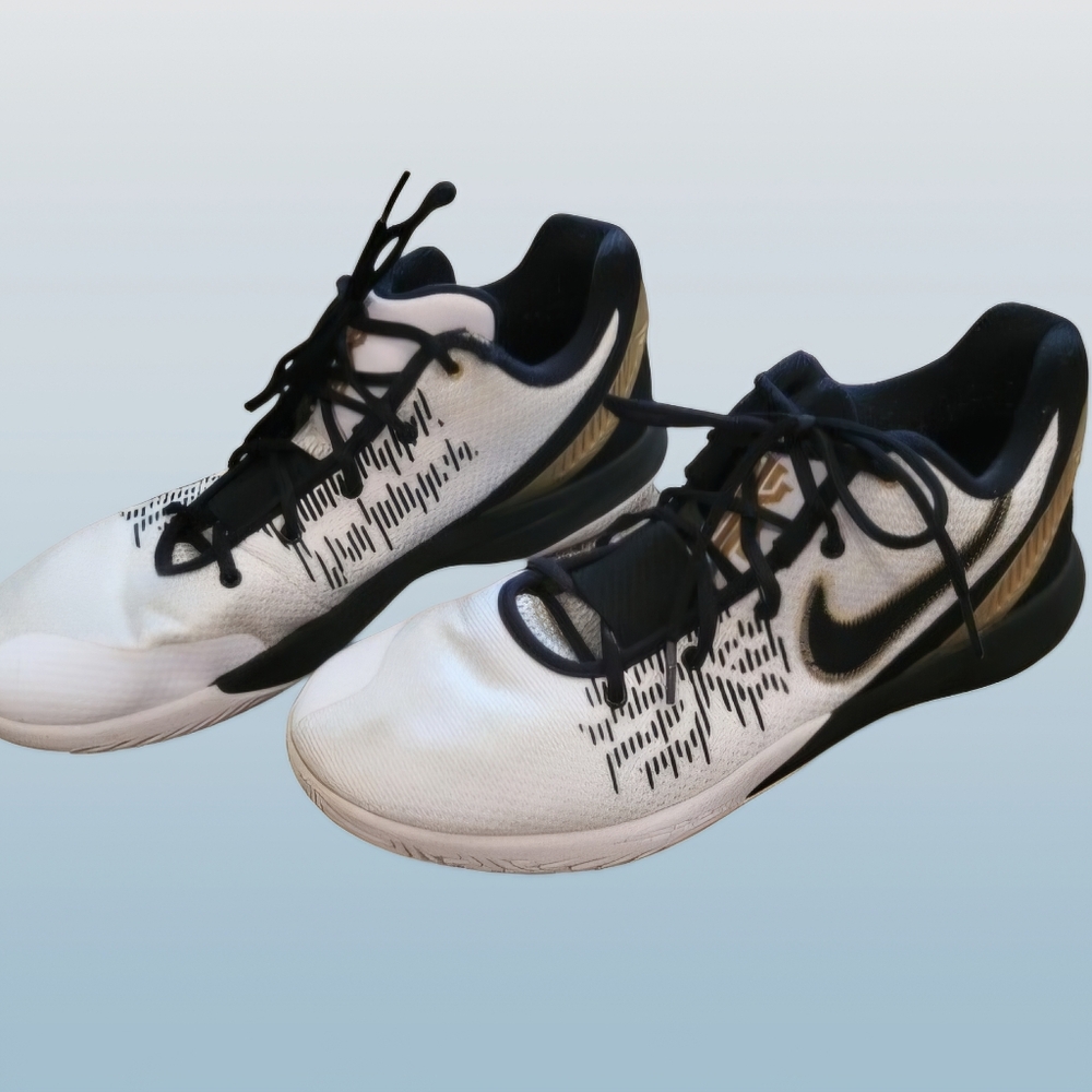Nike Kyrie Irving Flytrap 2 EP Size 12.5 Metallic Gold Basketball Shoes NBA